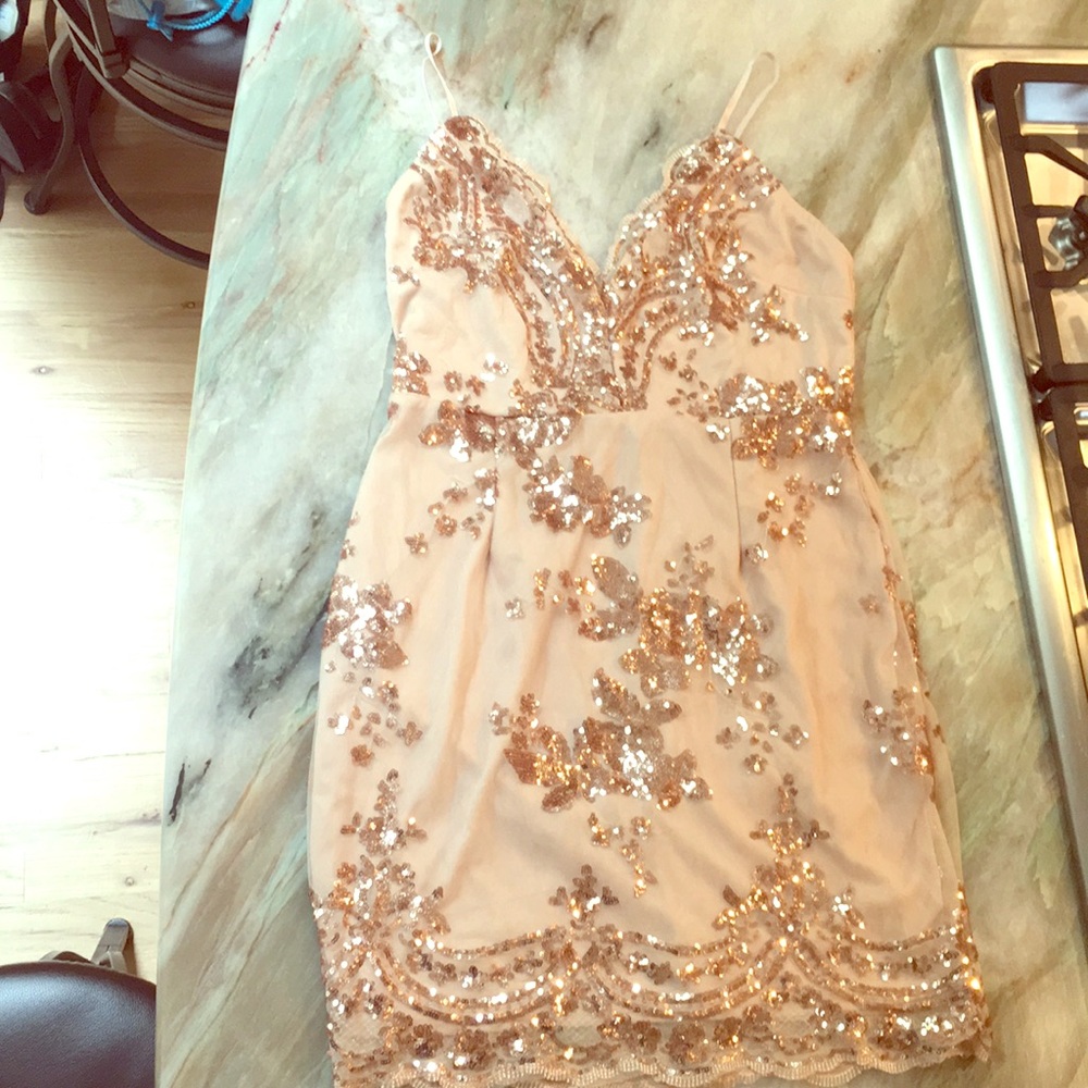 Rose gold sequin backless spaghetti strap dress